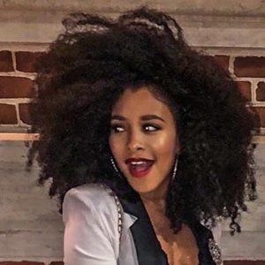 Meet your Posher, Gina